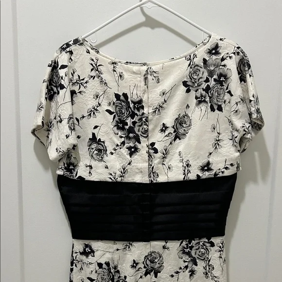 Bettie Page (NWT) Vintage Shimmer Black and Cream Floral Dress - Picture 5 of 8